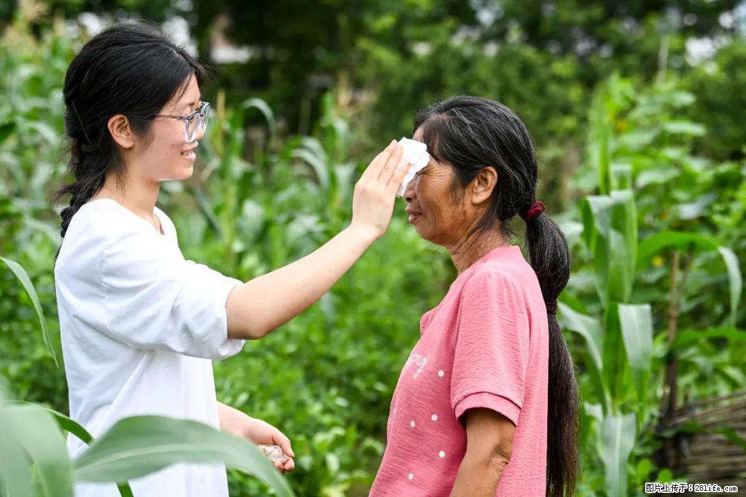 全网追的“扁担女孩”,找了一份暑假工,时薪12元 - 漯河生活资讯 - 漯河28生活网 luohe.28life.com